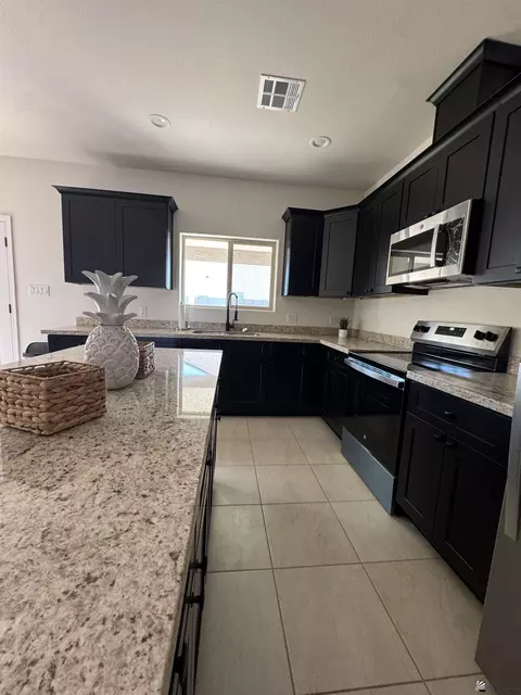 10577 E 45 Pl, Yuma, AZ 85367 photo 6