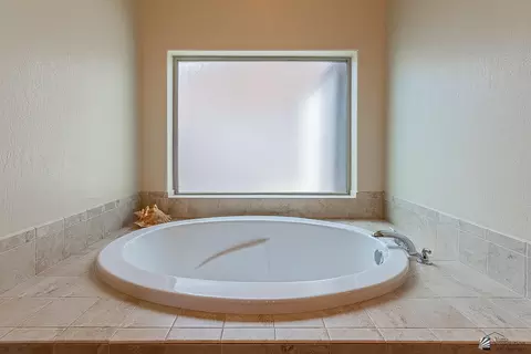 Bath - 7620 E 41 St, Yuma, AZ 85365 photo 1 of 2