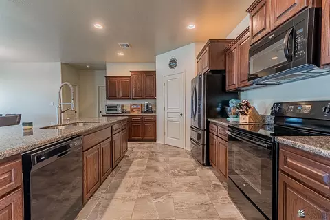 Kitchen - 7620 E 41 St, Yuma, AZ 85365 photo 1 of 2