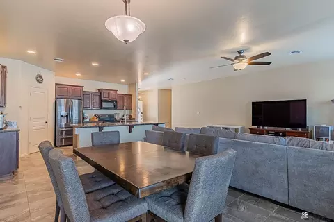 Dining - 7620 E 41 St, Yuma, AZ 85365 photo 1 of 1