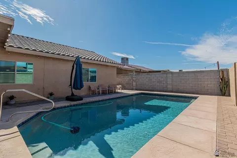 Exterior - 7620 E 41 St, Yuma, AZ 85365 photo 7 of 9