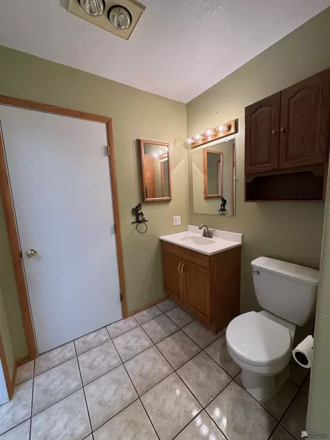 Bath - 13252 E 54 Dr, Yuma, AZ 85367 photo 1 of 3