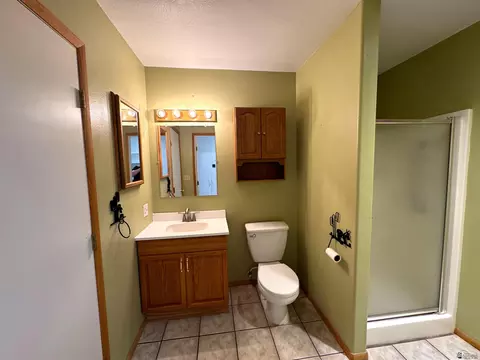 Bath - 13252 E 54 Dr, Yuma, AZ 85367 photo 2 of 3