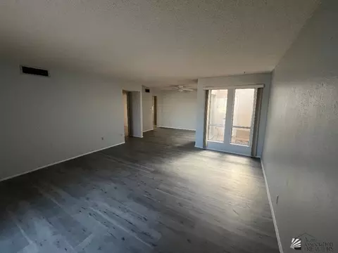 Living - 1426 E Pebble Beach Dr, Yuma, AZ 85365 photo 2 of 3