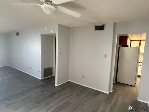 Living - 1426 E Pebble Beach Dr, Yuma, AZ 85365 photo 1 of 3