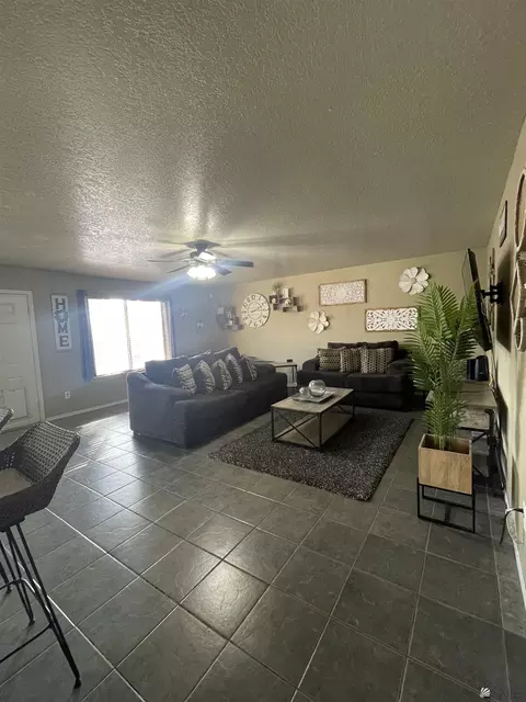Living - 11473 E 27 St, Yuma, AZ 85367 photo 2 of 2