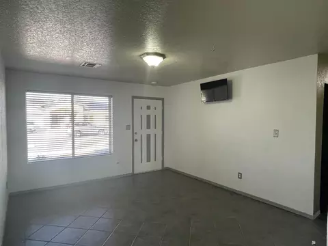 Living - 11473 E 27 St, Yuma, AZ 85367 photo 1 of 2