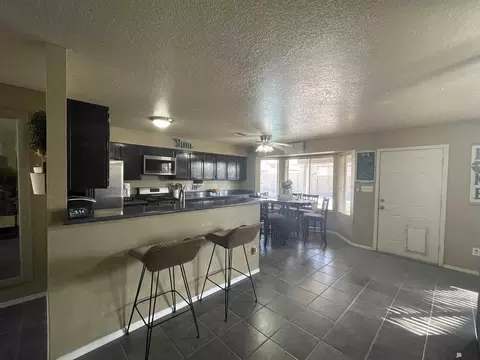 Kitchen - 11473 E 27 St, Yuma, AZ 85367 photo 2 of 3