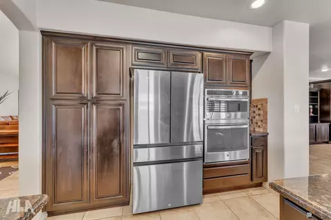 Kitchen - 7846 E 37 Pl, Yuma, AZ 85365 photo 4 of 5