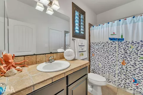 Bath - 7846 E 37 Pl, Yuma, AZ 85365 photo 6 of 7
