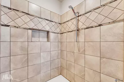 Bath - 7846 E 37 Pl, Yuma, AZ 85365 photo 5 of 7