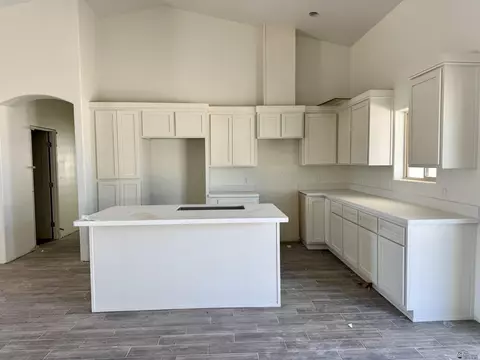 Kitchen - 10578 E 45 St, Yuma, AZ 85367 photo 2 of 2