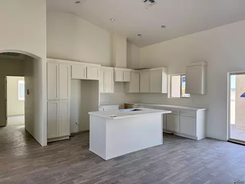 Kitchen - 10578 E 45 St, Yuma, AZ 85367 photo 1 of 2