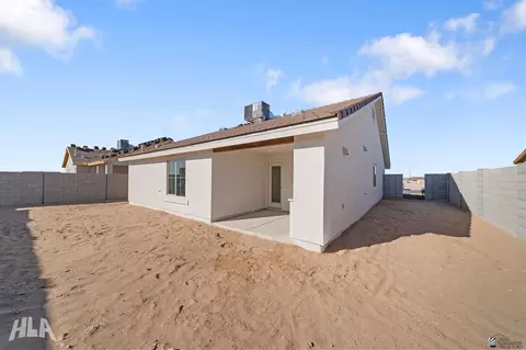 Exterior - 10641 E 46 Pl, Yuma, AZ 85367 photo 4 of 7