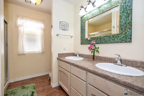 Bath - 12170 E Del Verde Dr, Yuma, AZ 85367 photo 2 of 3