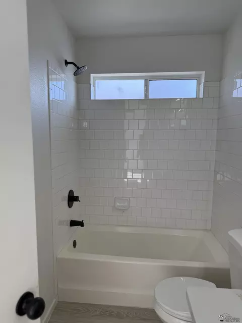 Bath - 8913 E 38 Pl, Yuma, AZ 85365 photo 3 of 4