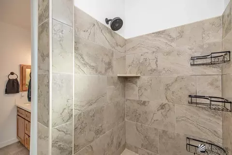 Bath - 8407 E 34 Pl, Yuma, AZ 85365 photo 2 of 3