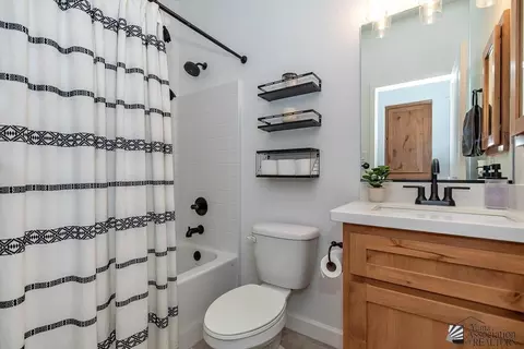 Bath - 8407 E 34 Pl, Yuma, AZ 85365 photo 3 of 3