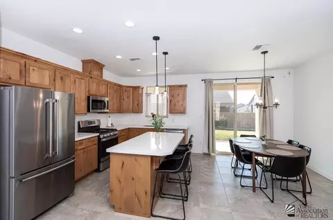 Kitchen - 8407 E 34 Pl, Yuma, AZ 85365 photo 3 of 4