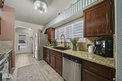 Kitchen - 11486 E 27 Pl, Yuma, AZ 85367 photo 2 of 4