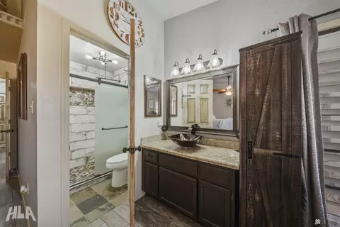 Bath - 11486 E 27 Pl, Yuma, AZ 85367 photo 3 of 4