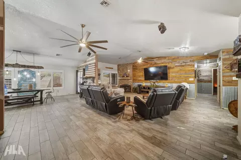 Living - 11486 E 27 Pl, Yuma, AZ 85367 photo 3 of 3