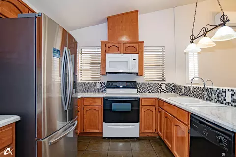 Kitchen - 13410 E 55 Ln, Yuma, AZ 85367 photo 2 of 3