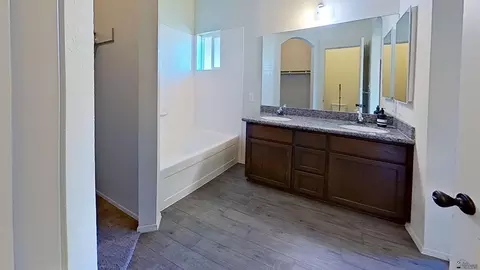 Bath - 4344 S Cedar Ave, Yuma, AZ 85365 photo 3 of 4