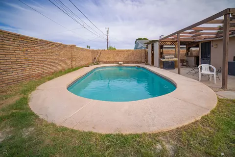 Exterior - 1356 E 23 St, Yuma, AZ 85364 photo 8 of 10