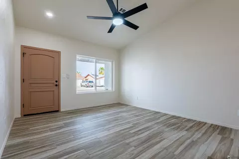 Living - 11453 E 26 Ln, Yuma, AZ 85367 photo 4 of 8