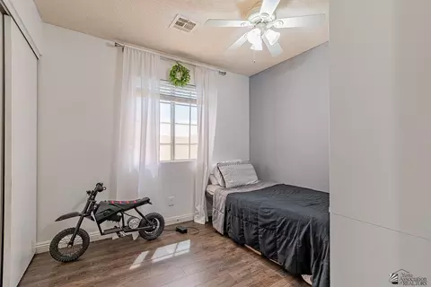 Bedroom - 8767 E 37 Ln, Yuma, AZ 85365 photo 2 of 7
