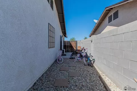 Exterior - 8767 E 37 Ln, Yuma, AZ 85365 photo 5 of 8