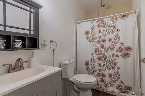 Bath - 8767 E 37 Ln, Yuma, AZ 85365 photo 3 of 3