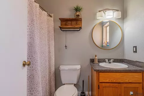 Bath - 8767 E 37 Ln, Yuma, AZ 85365 photo 2 of 3