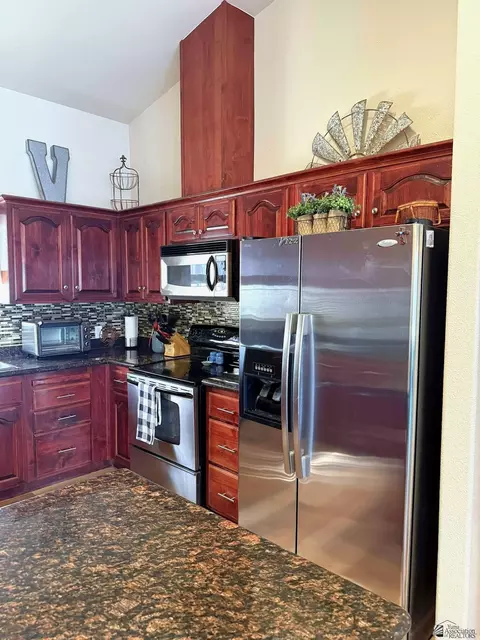 Kitchen - 14420 E 28 Ln, Yuma, AZ 85367 photo 2 of 6