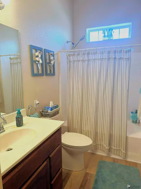 Bath - 14420 E 28 Ln, Yuma, AZ 85367 photo 4 of 4