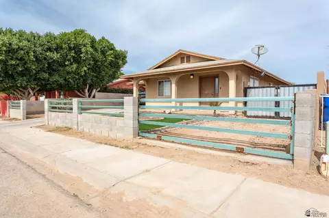 866 W Palo Verde St, Somerton, AZ 85350