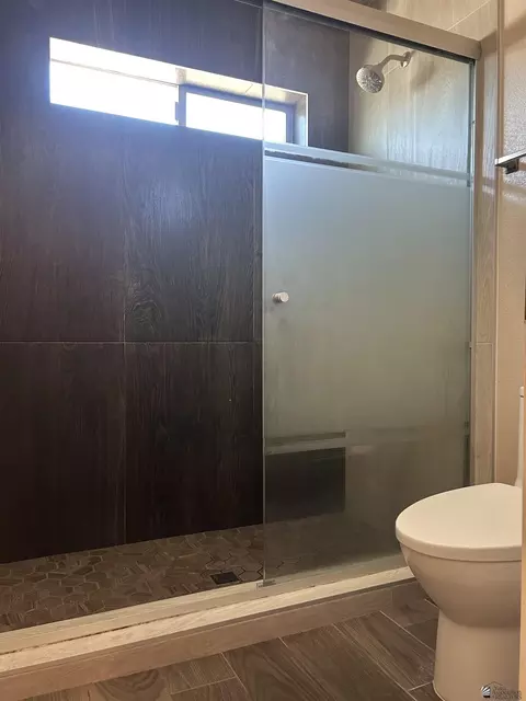 Bath - 7694 E 26 Pl, Yuma, AZ 85365 photo 1 of 4
