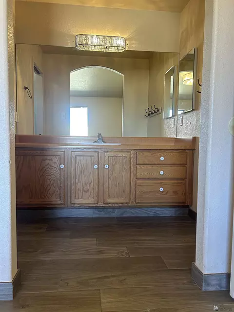 Bath - 7694 E 26 Pl, Yuma, AZ 85365 photo 2 of 4