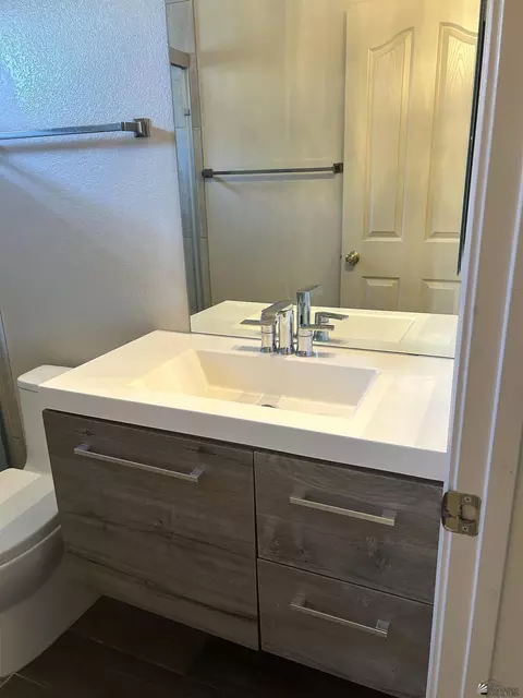 Bath - 7694 E 26 Pl, Yuma, AZ 85365 photo 4 of 4