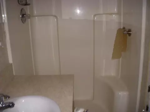 Bath - 13351 E 50 Dr, Yuma, AZ 85367 photo 2 of 3