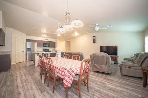 Dining - 7761 E 41 Rd, Yuma, AZ 85365 photo 1 of 1