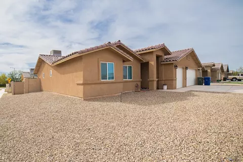 Exterior - 7761 E 41 Rd, Yuma, AZ 85365 photo 10 of 12