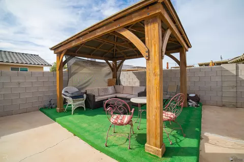 Exterior - 7761 E 41 Rd, Yuma, AZ 85365 photo 4 of 12