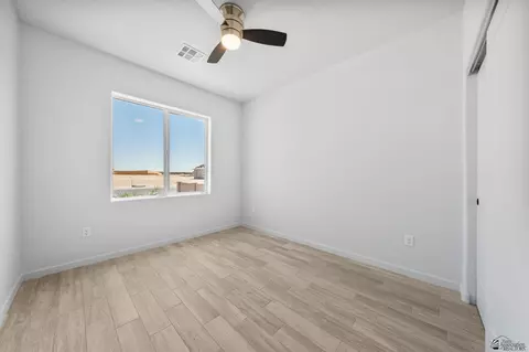 Bedroom - 10570 E 46 Pl, Yuma, AZ 85367 photo 3 of 4
