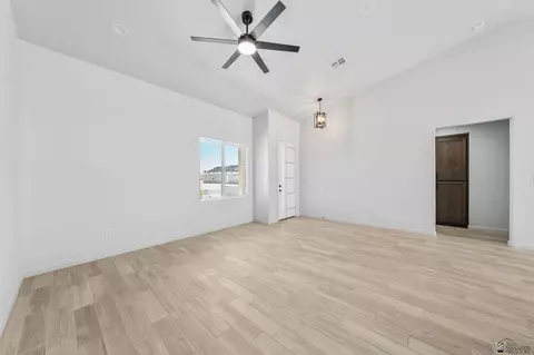Living - 10570 E 46 Pl, Yuma, AZ 85367 photo 2 of 2