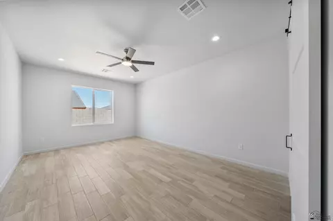 Bedroom - 10570 E 46 Pl, Yuma, AZ 85367 photo 4 of 4