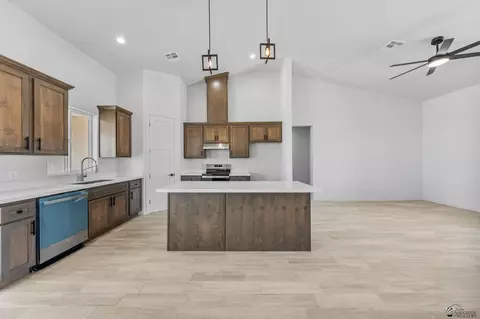 Entry Way - 10570 E 46 Pl, Yuma, AZ 85367 photo 2 of 2