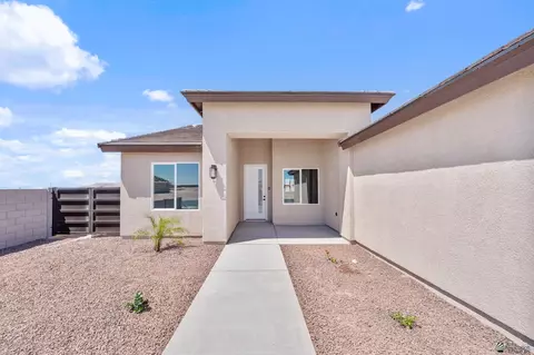Exterior - 10570 E 46 Pl, Yuma, AZ 85367 photo 2 of 4
