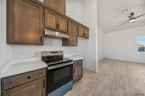 Kitchen - 10570 E 46 Pl, Yuma, AZ 85367 photo 2 of 2